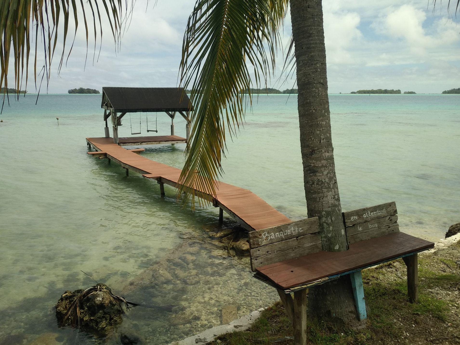  🇵🇫️ Welcome to Bora Bora images/2023/bo/bus.jpg