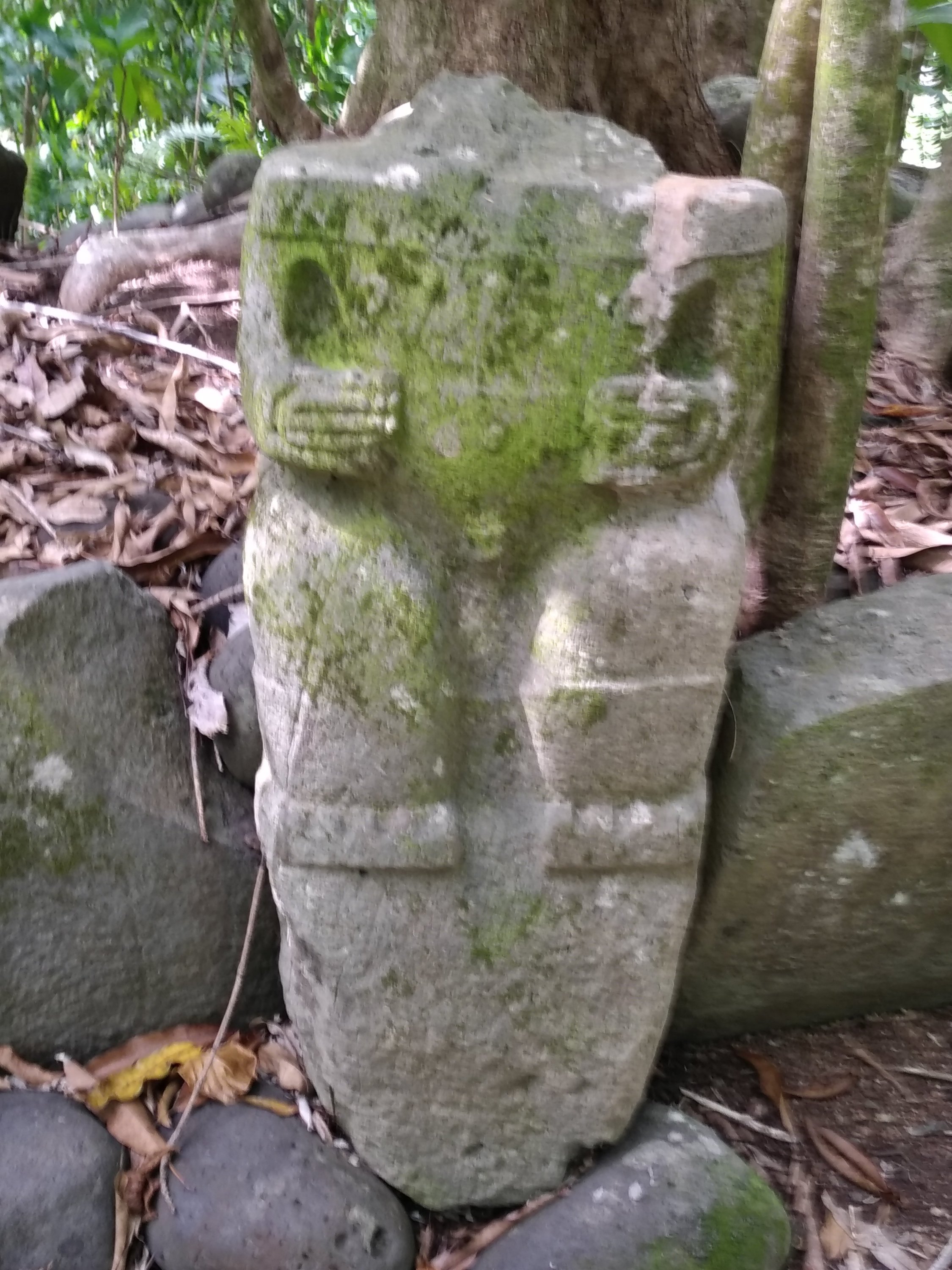  🇵🇫️ Hiva Oa images/2023/ho/tiki1.jpg