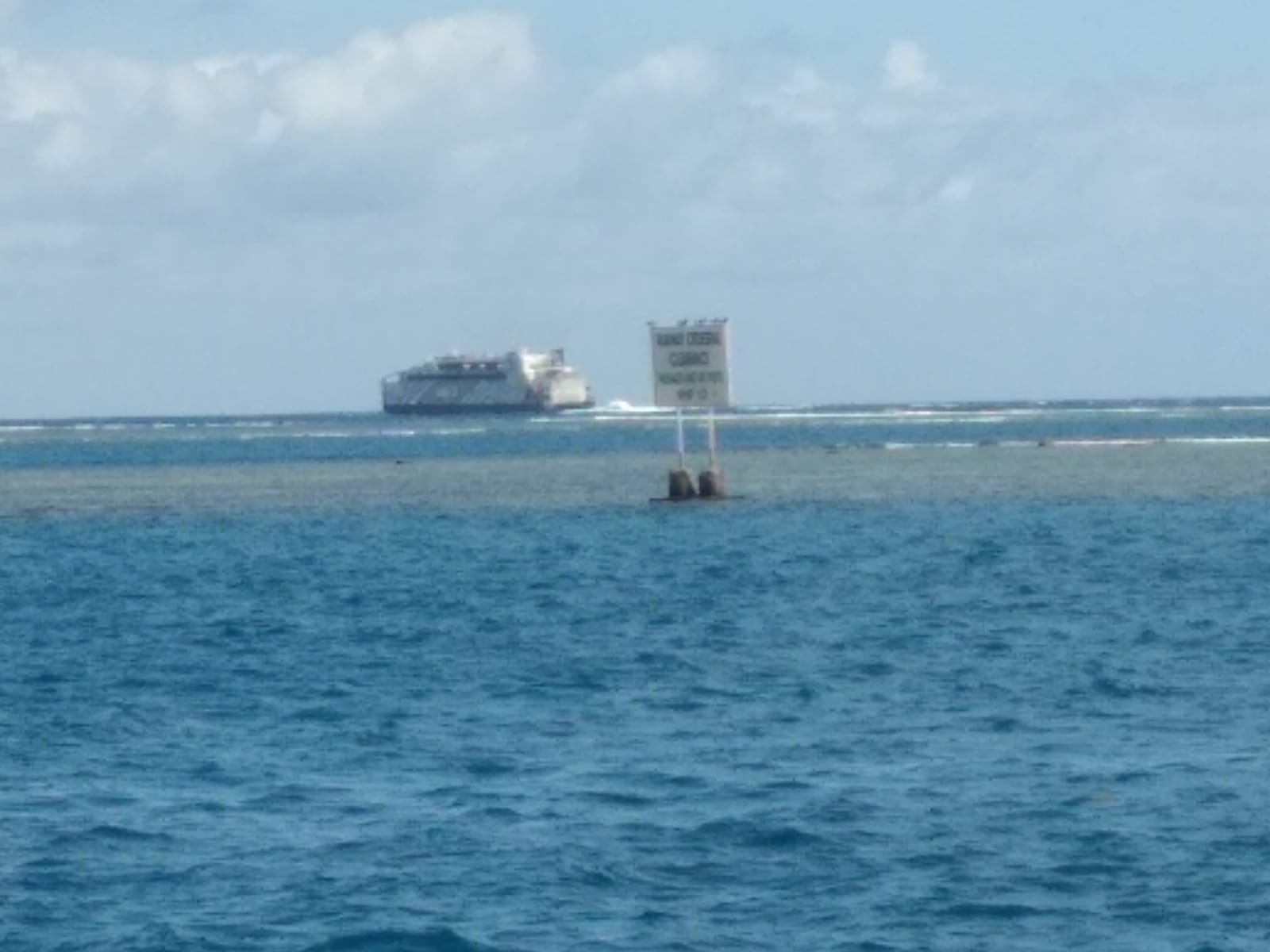  🇵🇫️ Tahiti says no to cruisers images/2023/ta/sign.jpg