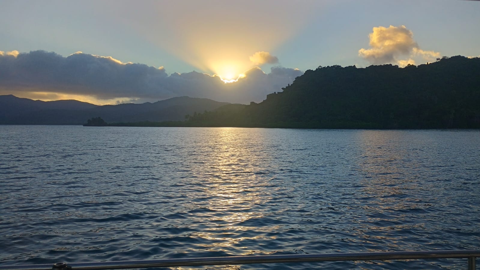 🇫🇯️ Lautoka, Vuda marina and Astrolabe reef images/2025/ast/sunr.jpg