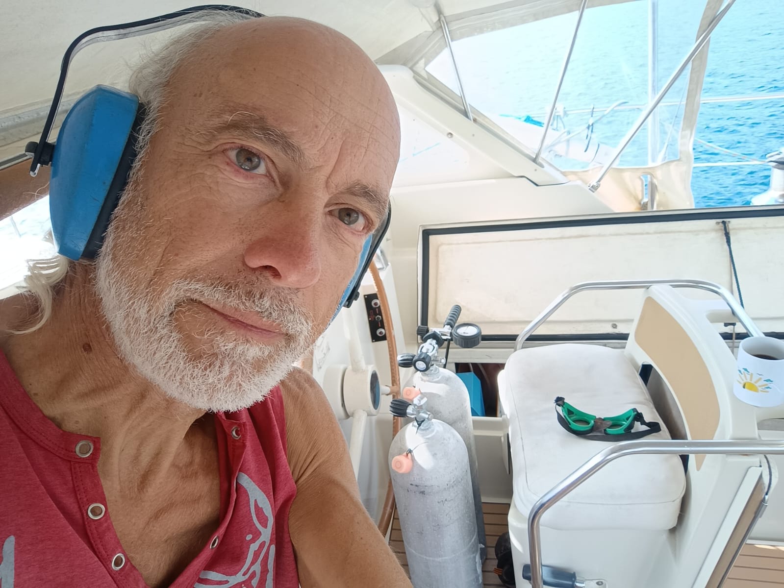 🇸🇧️ Lata, Rodney and Simons bay images/2025/rod/com.jpg