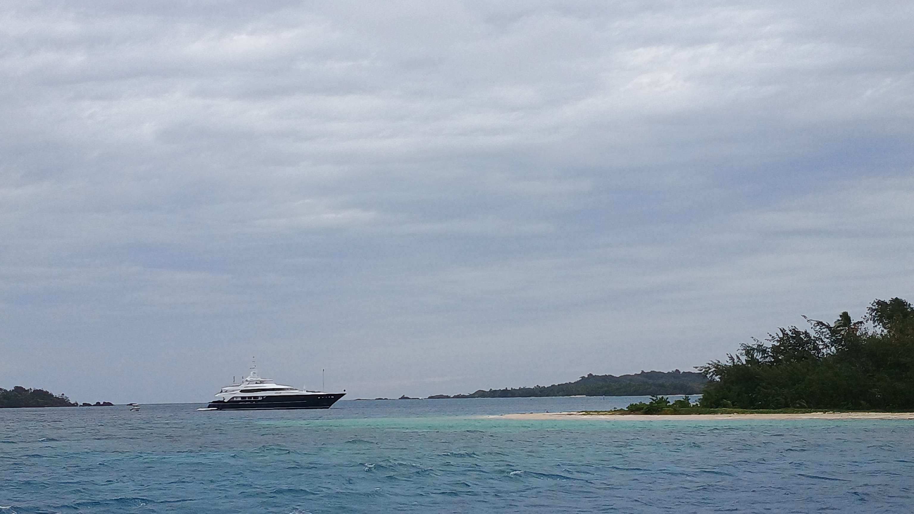 🇫🇯️ The Yasawa islands images/2025/yas/res.jpg